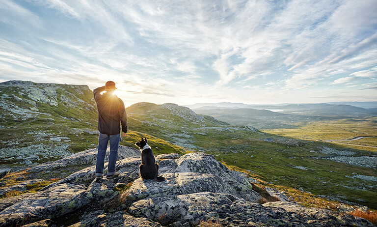 231204_Khambatta-Eames